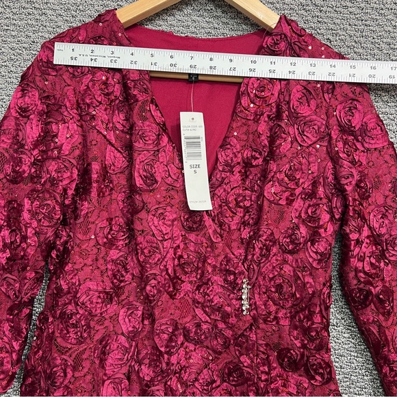 Helene Blake women’s red lace sequin wrap top size S NWT - Picture 3 of 14